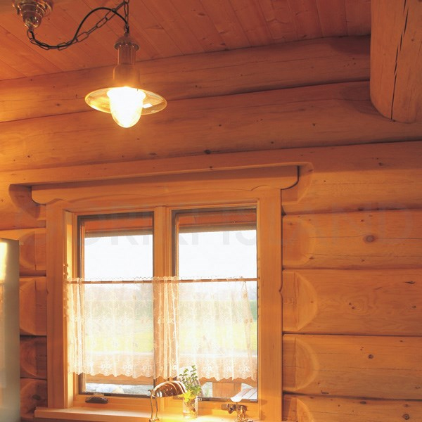 シェード付き真鍮ペンダントライトの使用例、700380