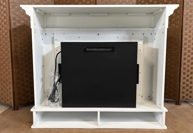 電気暖炉アルビオンの背面