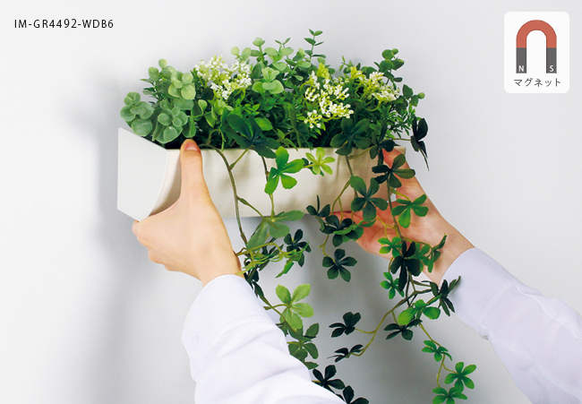 マグネット付きのフェイクグリーンポットGR4492を飾っている写真