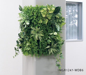 マグネット付きグリーンパネルを柱に取り付けた例