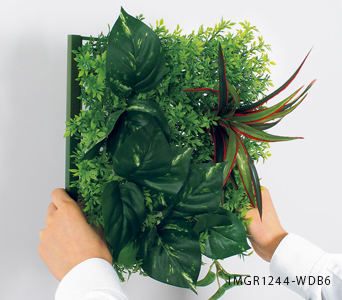 マグネット付きグリーンパネルを柱に取り付けた例