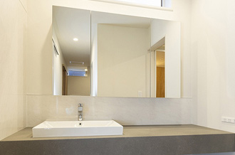 壁付けミラーキャビネット1200の施工例