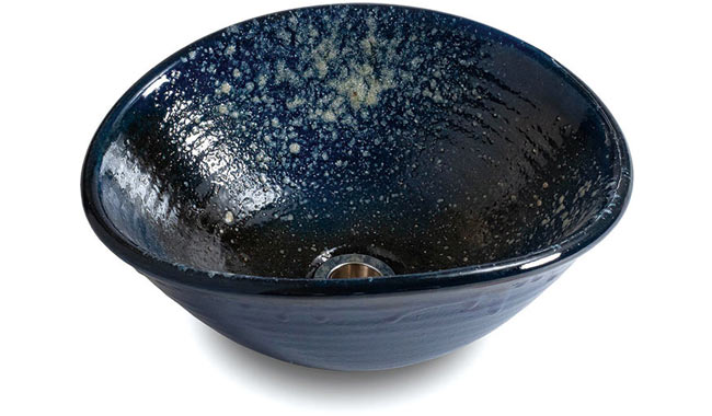 日本製のオーバル型洗面ボウル「濃藍（こいあい）」