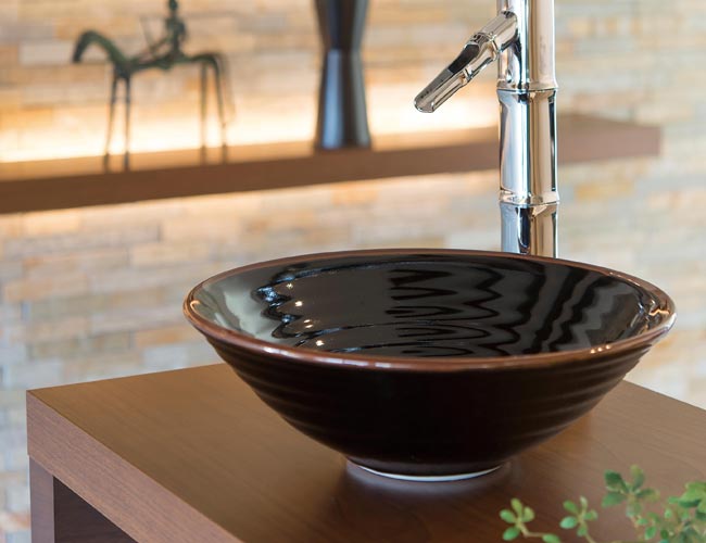 磁器製洗面ボウル、天目A-002の使用例