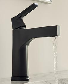 おしゃれな自動水栓、マットブラック色