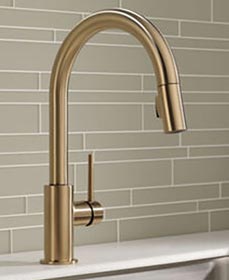 デルタ正規品、キッチン用水栓トリンシック、シャンパンブロンズ色