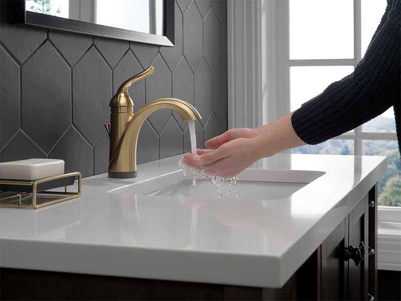 公式】 Delta Faucet Linden Bronze バスルーム蛇口 センターセット ダイヤモンドシール技術 金属排水アセンブリ  ベネチアンブロンズ 25